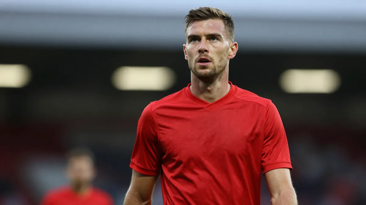 Swindon Town manager Ian Holloway says no new centre-back will be signed, trusting the existing defensive options after...