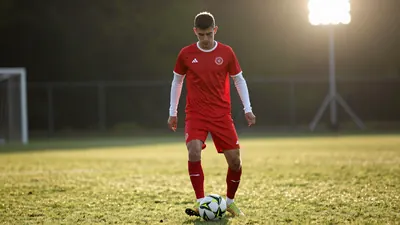 Swindon Town midfielder Danny Butterworth continues training with the team as he works towards a contract, having...